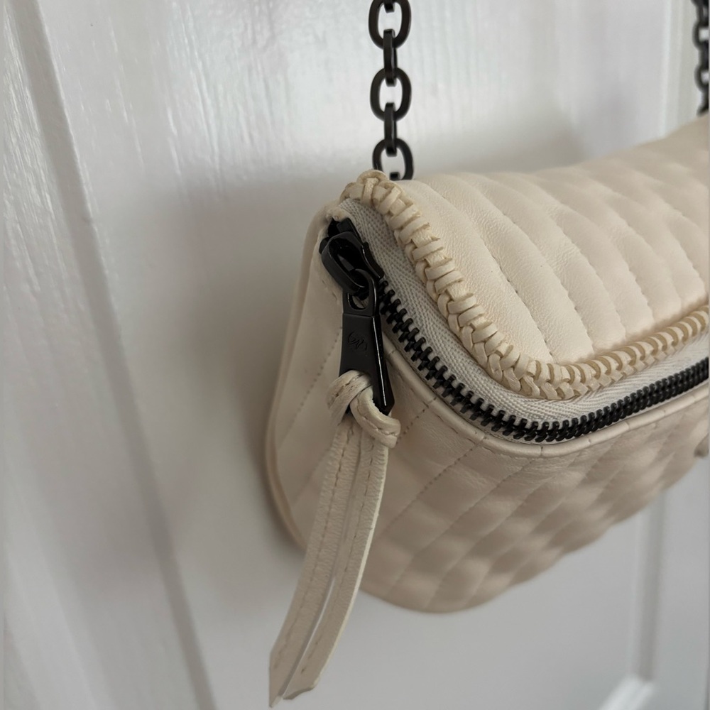 Longchamp Leather Cream Quilted Crossbody with Black Chain and Dusty - Picture 4 of 8